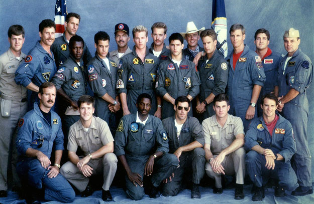The cast & Navy pilot advisers of Top Gun
