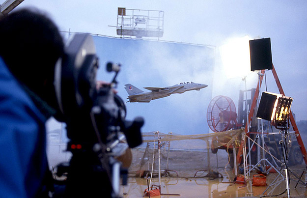 Visual effects unit on Top Gun shooting miniature aerial footage